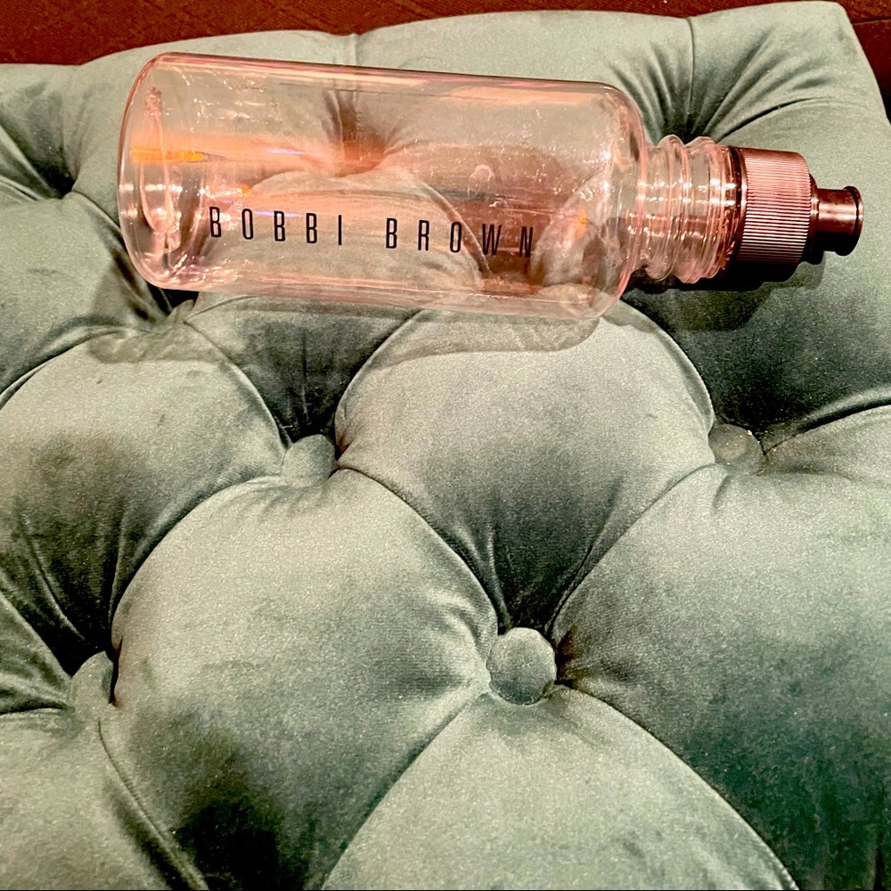 NWOT Bobbi Brown Sport Top 18 Oz Water Bottle w/ Ounce Markers
